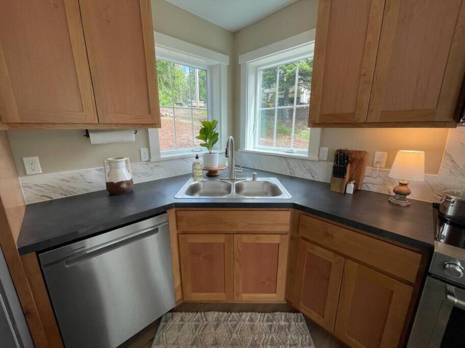 Romantic Cozy Cabin Walk To Lake Hot Tub Bikes Kayaks Grill Onalaska Exteriér fotografie