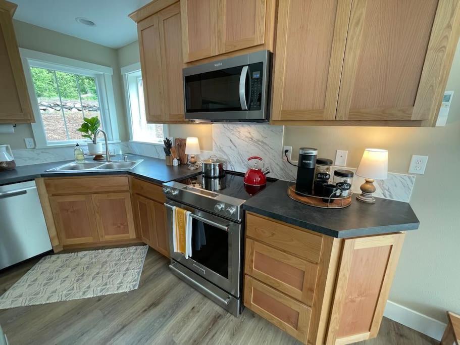 Romantic Cozy Cabin Walk To Lake Hot Tub Bikes Kayaks Grill Onalaska Exteriér fotografie