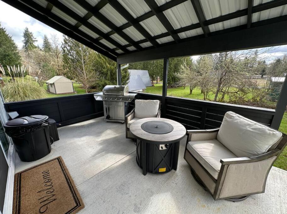 Romantic Cozy Cabin Walk To Lake Hot Tub Bikes Kayaks Grill Onalaska Exteriér fotografie